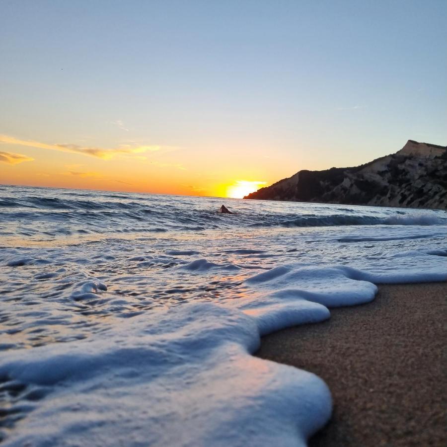 Blue Waves By Estia *